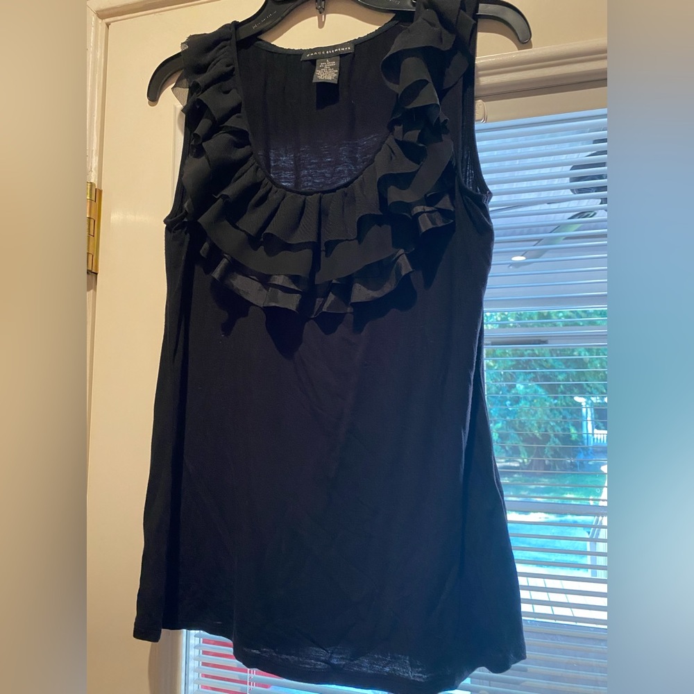 Women’s black sleeveless top. Grace Elements size L